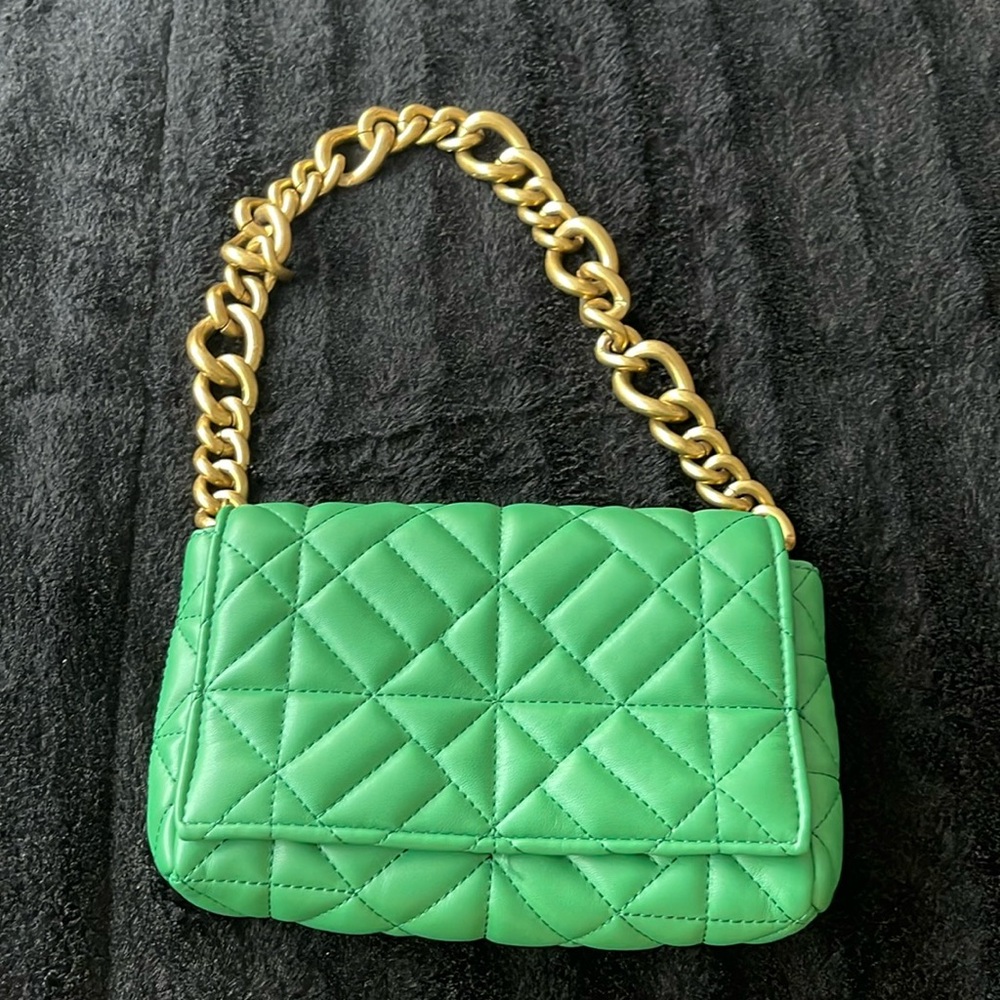 Small Zara shoulder bag.